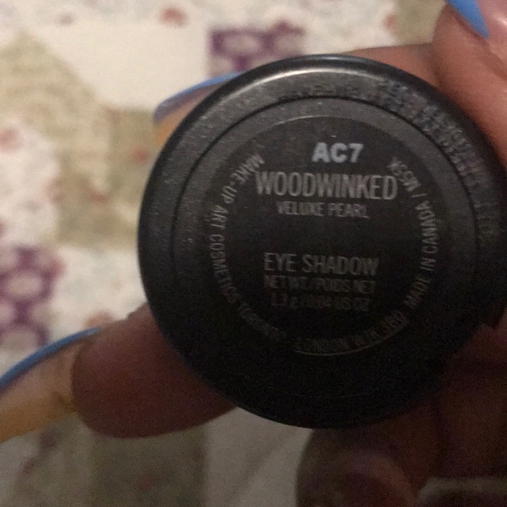 MAC Eye-Shadow - Picture 3 of 3
